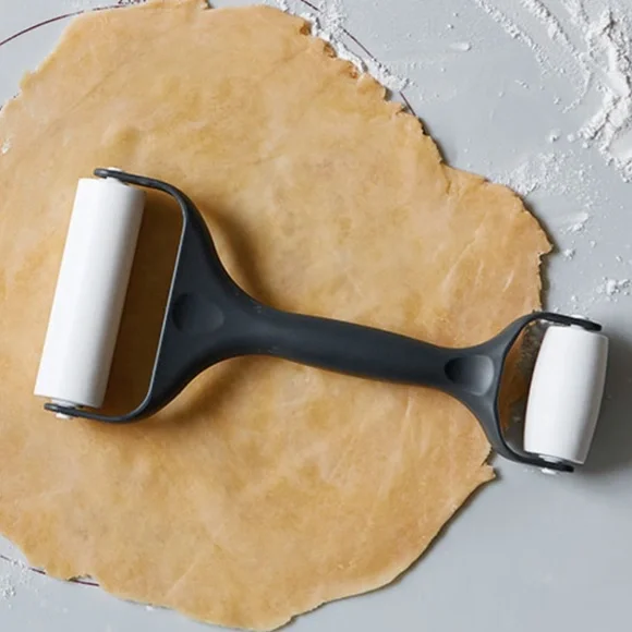 NEW PAMPERED CHEF BAKER'S ROLLER - Picture 1 of 2